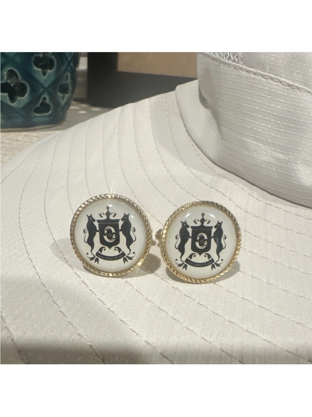 Round Gold Plated Enamel Heraldic Crest T-Bar Men's Cufflinks White/Black
